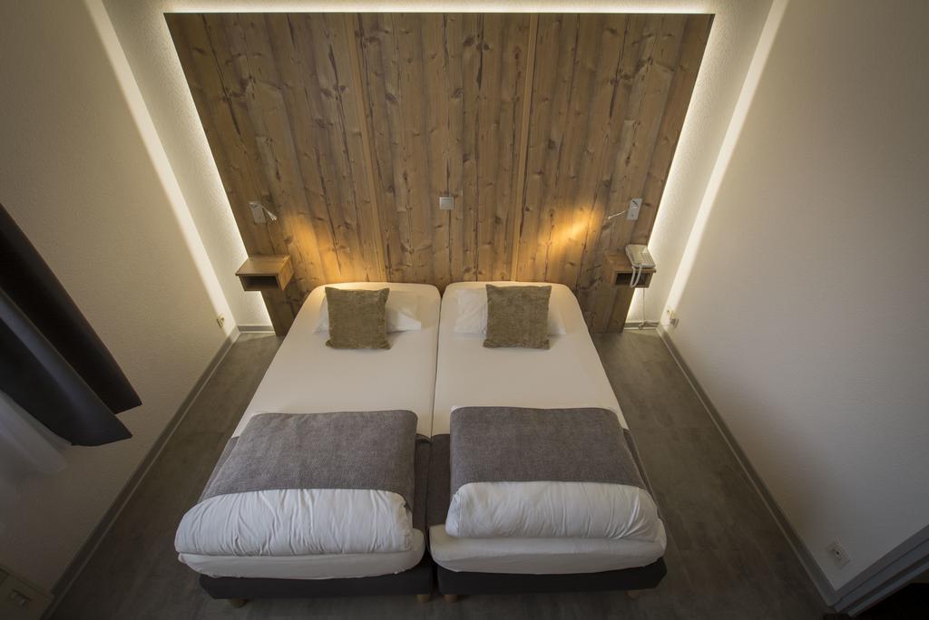 Logis Hotel Des Cepages Arbois Exterior photo